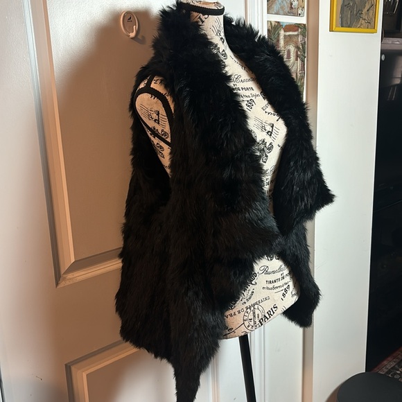 RUDSAK Durene Rabbit Fur Vest - Picture 3 of 9